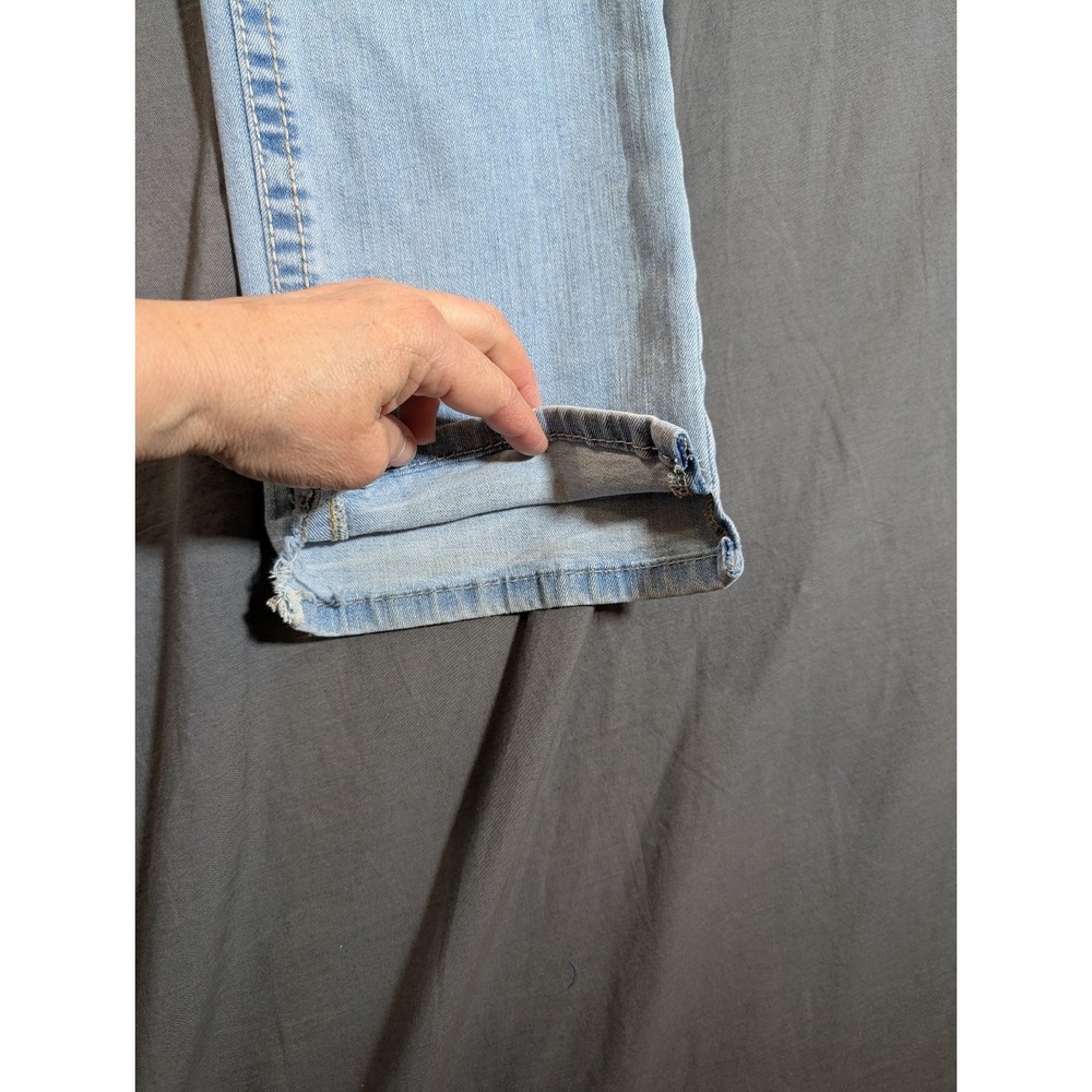 BKE Jeans Women's  32R Carter Straight Leg  Light Wash‎ Outdoors - Picture 5 of 12